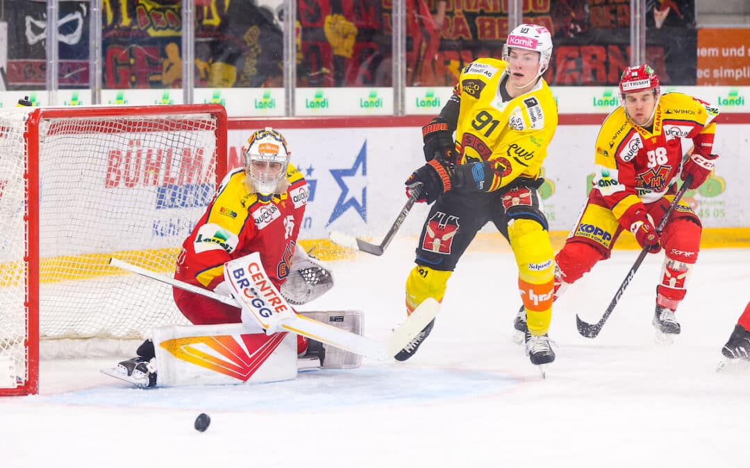 EHC Biel zeigt im Derby eine Reaktion / ZSC Lions festigen Spitzenposition / Escalade in Genf